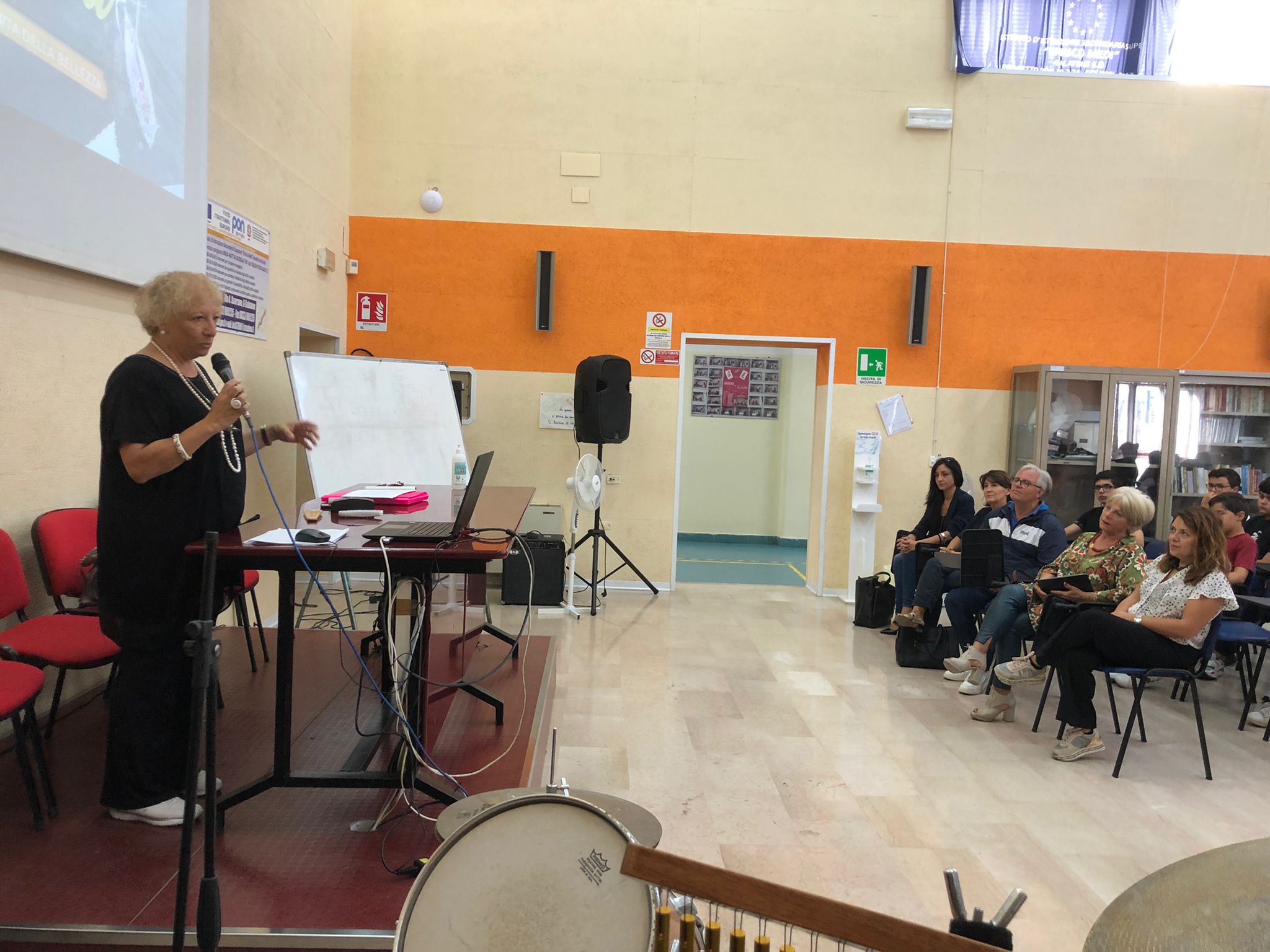 Foto presentazione sulle rotte della legalità Iss MEDI di Galatone