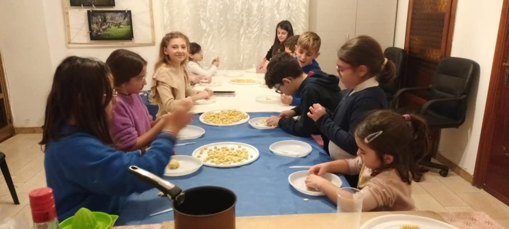 Tutti a Lavoro, i bambini del nostro secondo laboratorio sotto l'albero